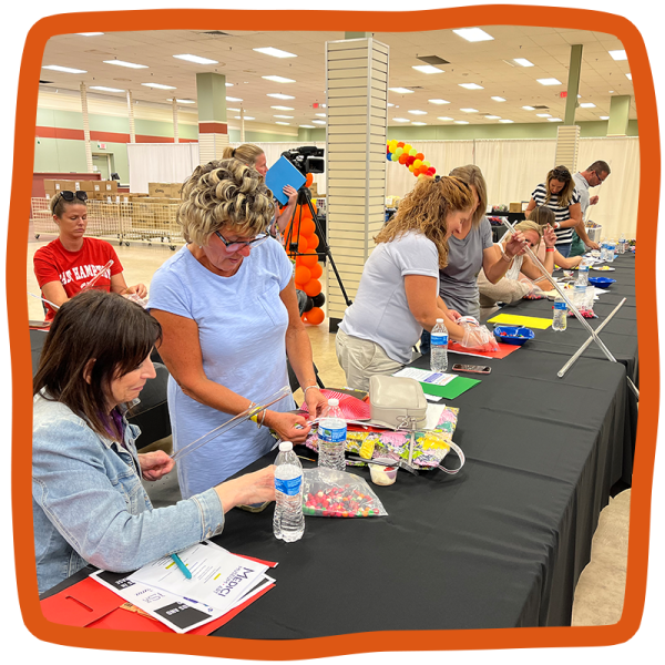 people building their totes